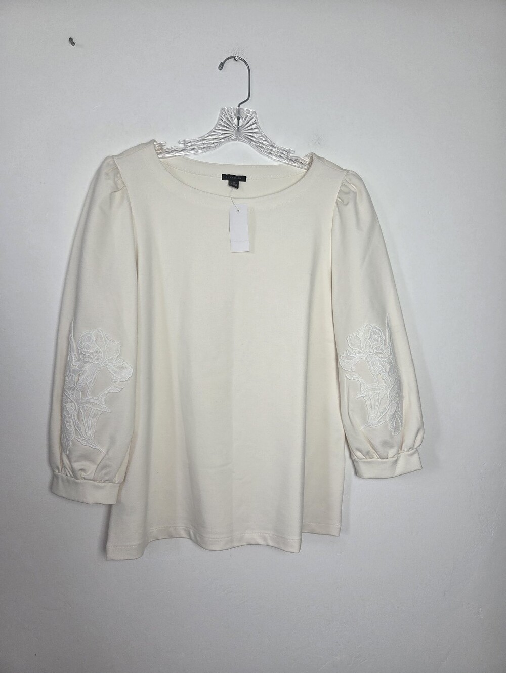 New Ann Taylor Cream Ivory Thick Knit Floral Embroidery Puffed Sleeve Medium